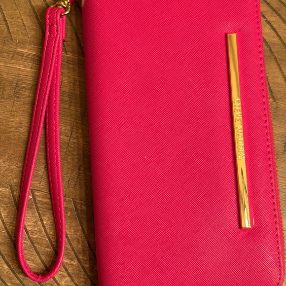 Steve Madden Pink Wallet with Gold Accent - Picture 4 of 12